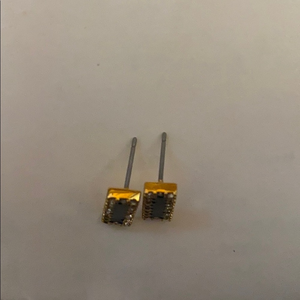 Small rectangle studs - Picture 2 of 3